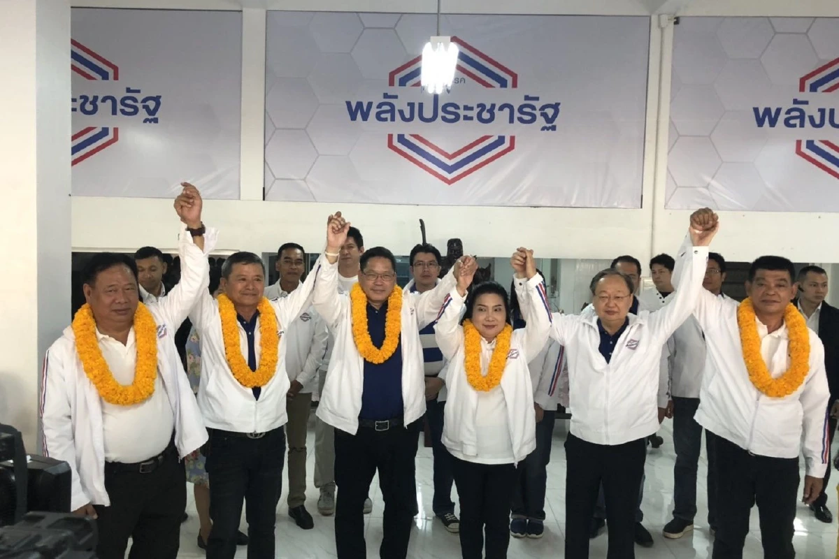 "อุตตม-สนธิรัตน์"ลุยหาเสียงสมุทรสาคร เชื่อนโยบายตรงจุด ชื่อนายกฯ"ประยุทธ์" ตรงใจ