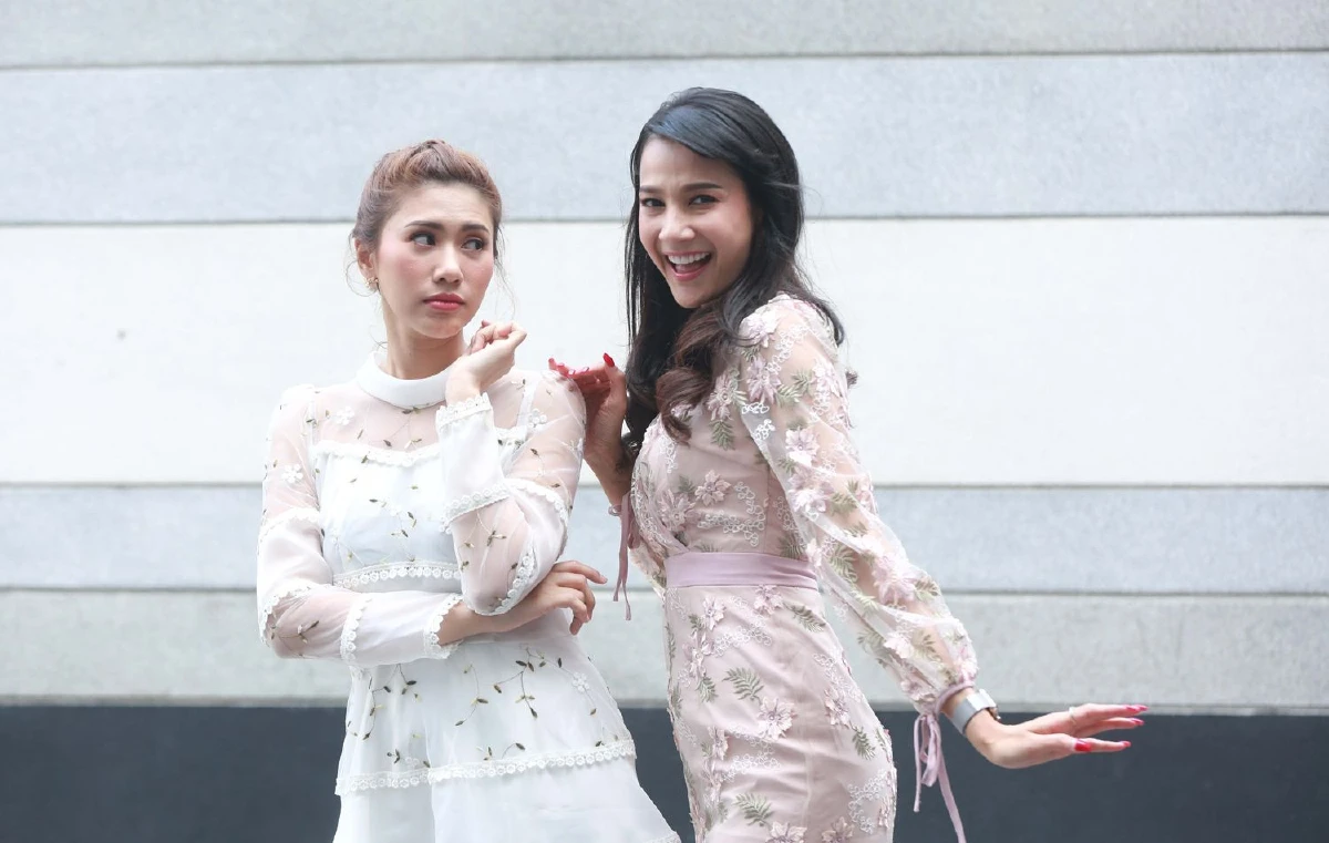 ทิฆัมพร อยู่กำเหนิด+ร่มเกล้า อมาตยกุล คู่ซี้ผู้ประกาศข่าวสาวสวย