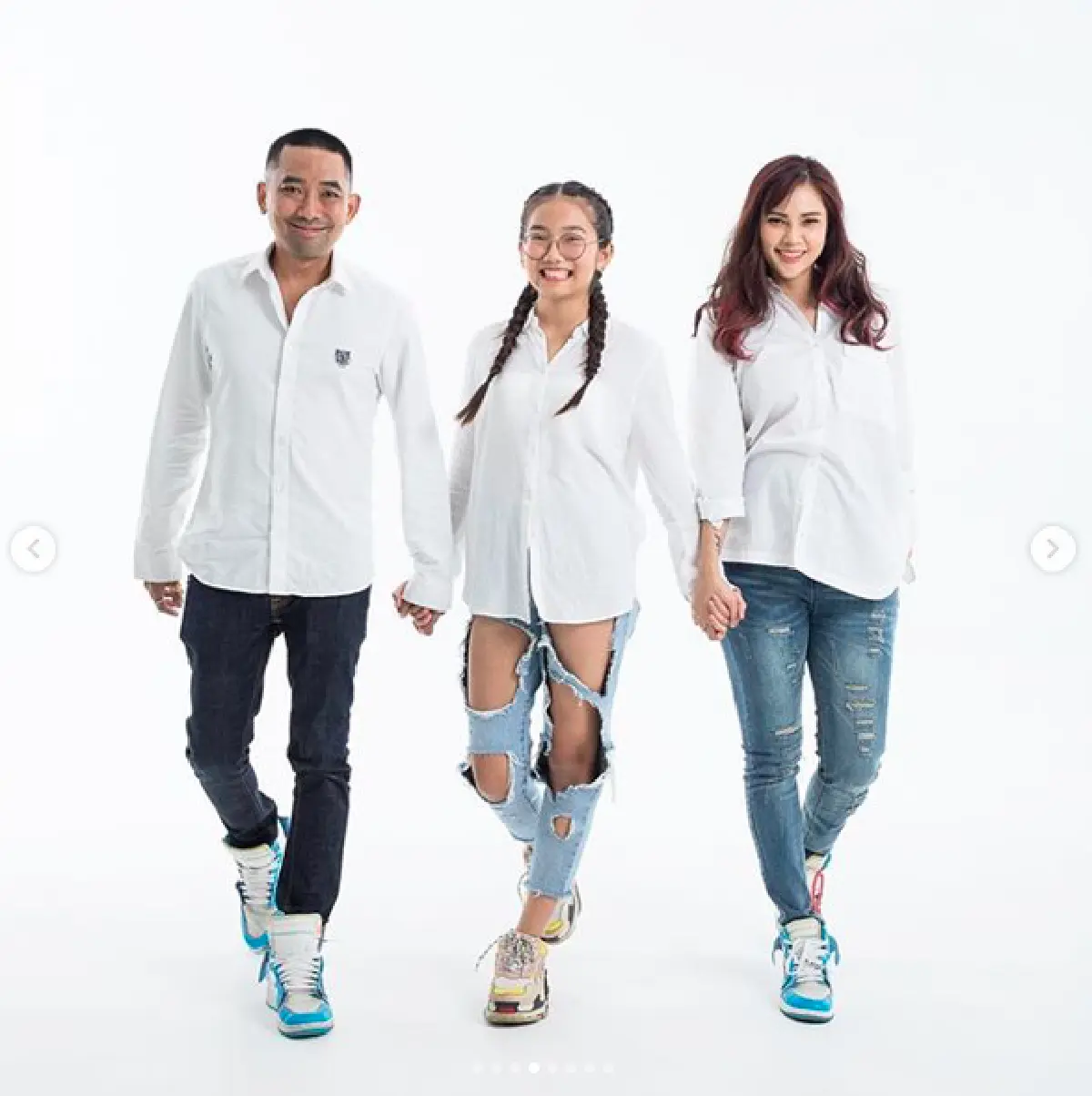 "อุ้ม ลักขณา” พาครอบครัวถ่ายแฟชั่นเซ็ตก่อนคลอด แซ่บและอบอุ่นหนักมาก