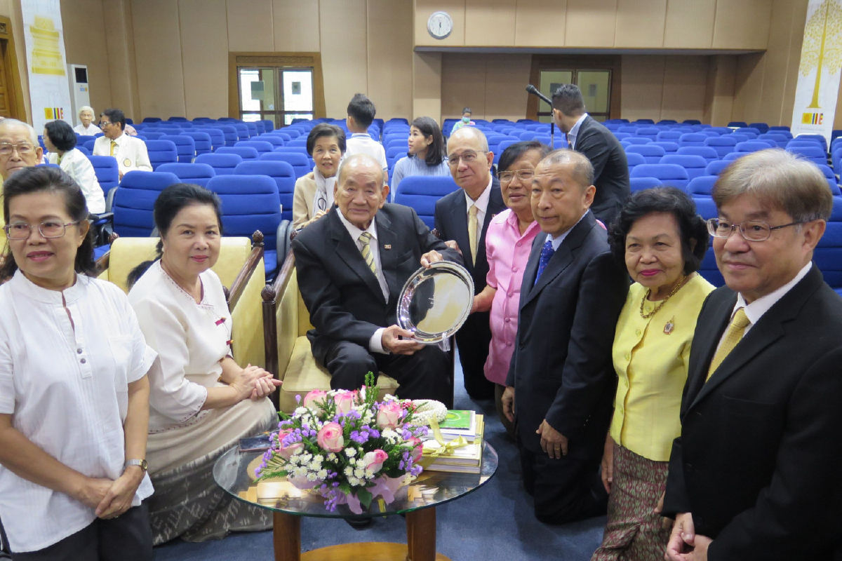 สดุดีท่านแผน วรรณเมธี เป็นปูชนียบุคคลของ พสล. สดุดีท่านแผน วรรณเมธี เป็นปูชนียบุคคลของ พสล.