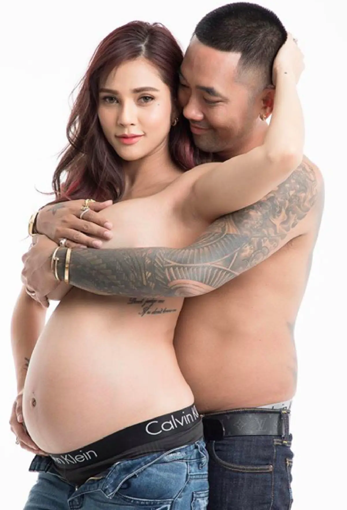 "อุ้ม ลักขณา” พาครอบครัวถ่ายแฟชั่นเซ็ตก่อนคลอด แซ่บและอบอุ่นหนักมาก