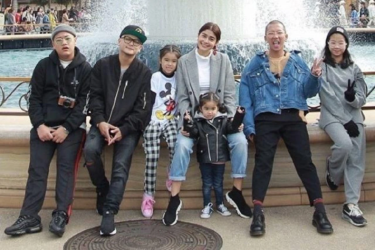 "น้องเจแปน" โพสต์ซึ้งถึง “พ่อแจ๊ส-แม่แจง" คนอื่นจะรู้หรือไม่รู้มันไม่ได้สำคัญ