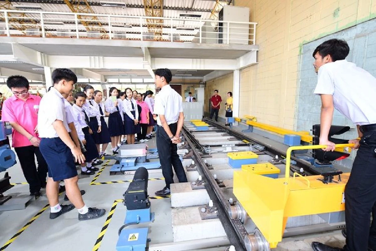 สอศ. จัด“ตลาดนัดแรงงานอาชีวศึกษา” 2562  เปิดรับสมัครงานกับศูนย์พัฒนากำลังคนอาชีวศึกษา EEC
