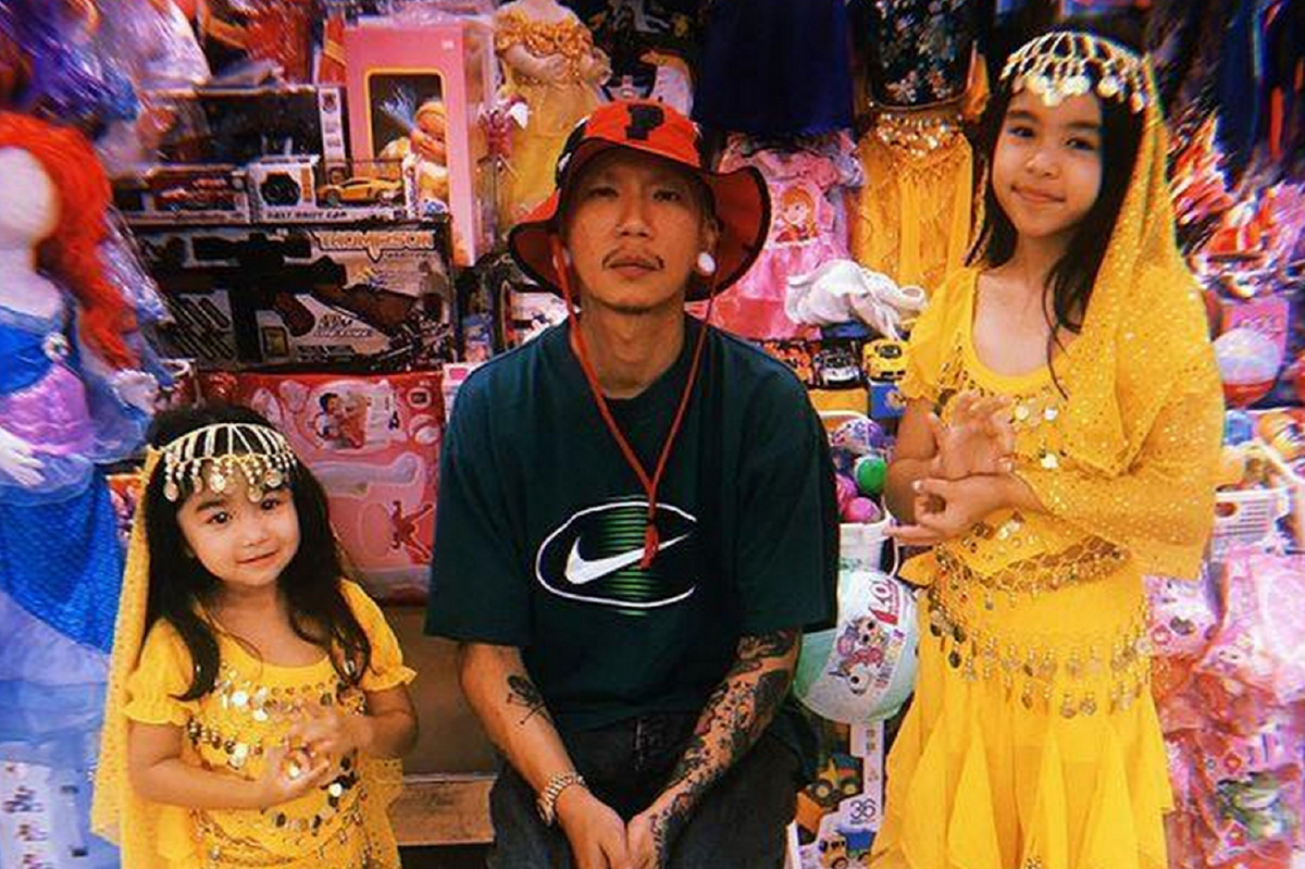 ภาพน่ารัก น้องแตงโม-แตงไทย ลูกสาวสายแฟของ พ่อแจ๊ส แต่งชุดส่าหรีเดินห้าง ภาพน่ารัก น้องแตงโม-แตงไทย ลูกสาวสายแฟของ พ่อแจ๊ส แต่งชุดส่าหรีเดินห้าง