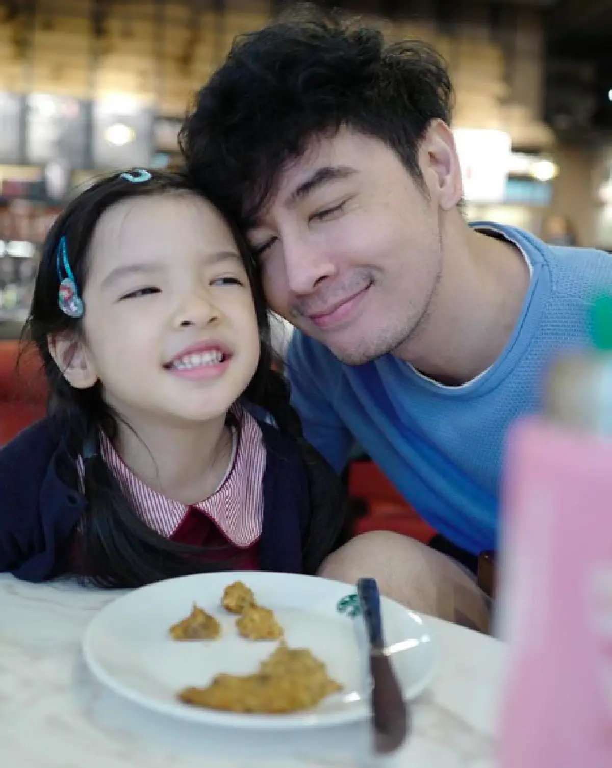 ส่องภาพสุดน่ารักของครอบครัว ”ออย ธนา” กับชีวิตที่ลงตัวและอบอุ่นหนักมาก