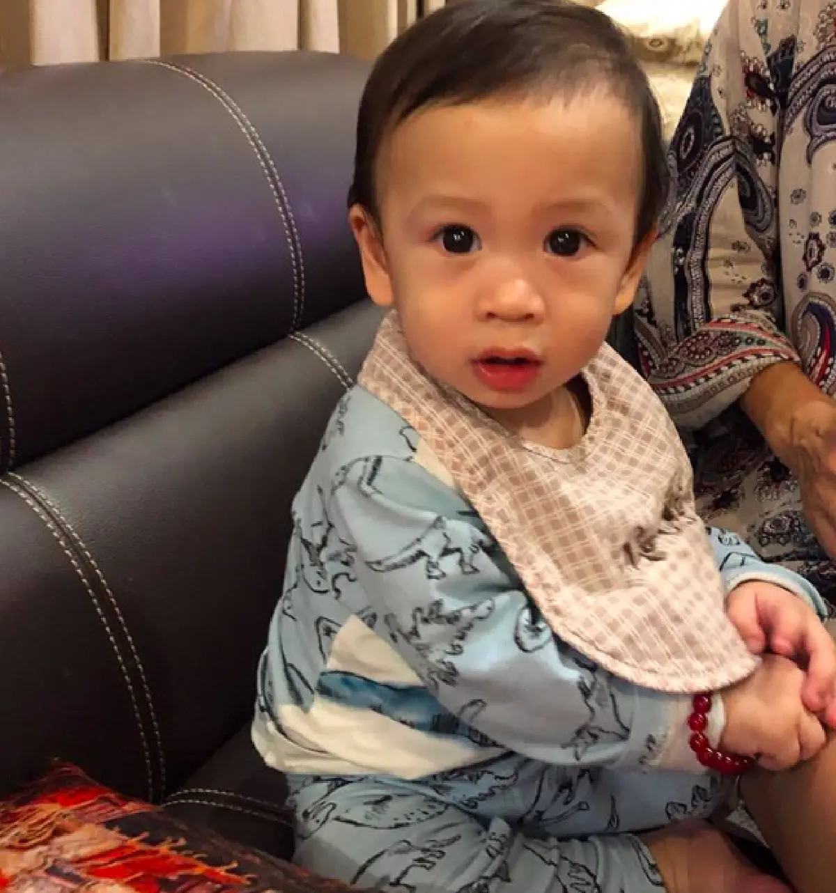 "น้องโพธิ์” เลือกปฏิบัติ “แม่แอน” เปรียบเทียบภาพชัดเจน เมื่อลูกชายนอนกับพ่อและแม่ต่างกันแค่ไหน