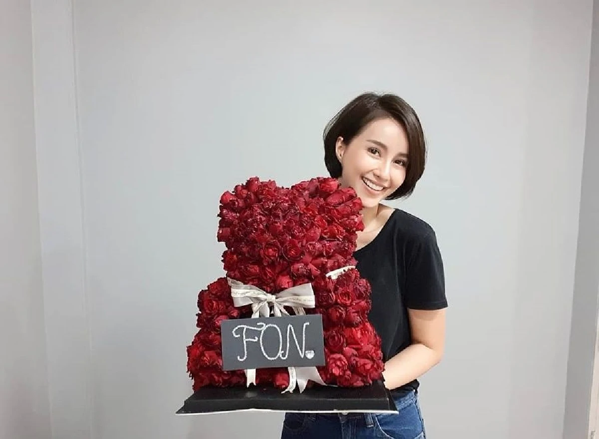 น้ำฝน เขินจนยิ้มไม่หุบ อาร์ม จัดกุหลาบหมีน้อยเซอร์ไพรส์วาเลนไทน์ (คลิป)