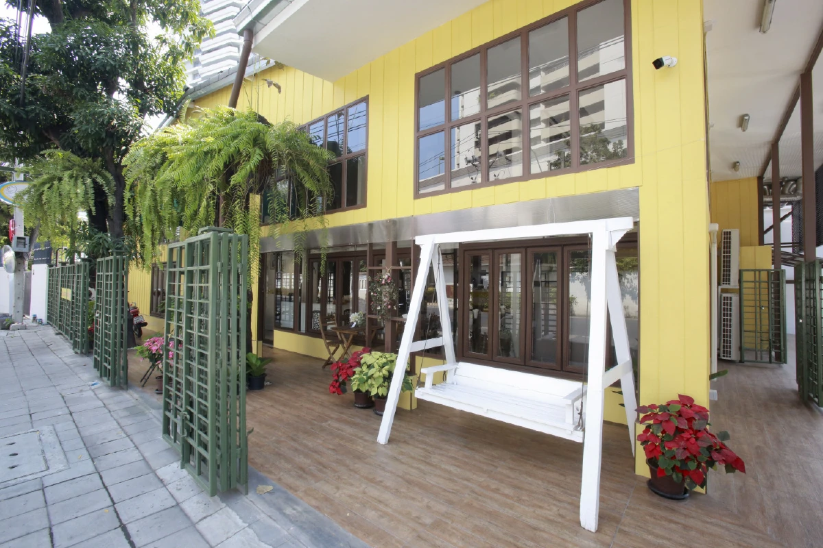 45 ปี ปทุมเค็ก ย้ายร้านใหม่ไปเอกมัยแล้วนะ