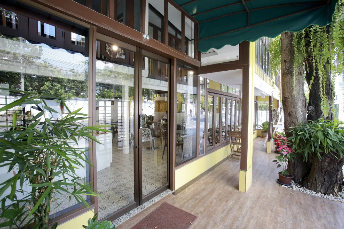 45 ปี ปทุมเค็ก ย้ายร้านใหม่ไปเอกมัยแล้วนะ