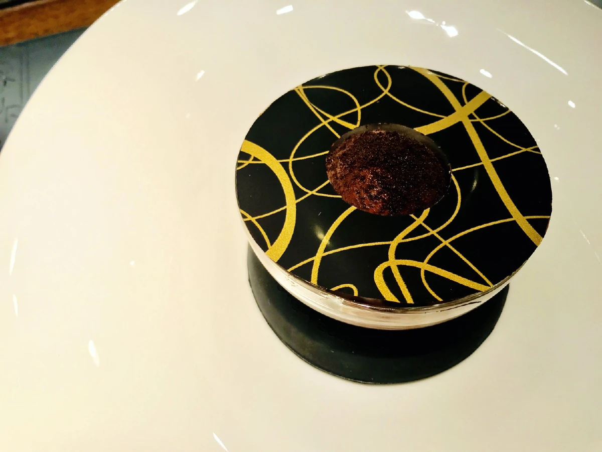 รวมเมนูซิกเนเจอร์ สดุดีเชฟมิชลินสตาร์ โชเอล โรบูชง