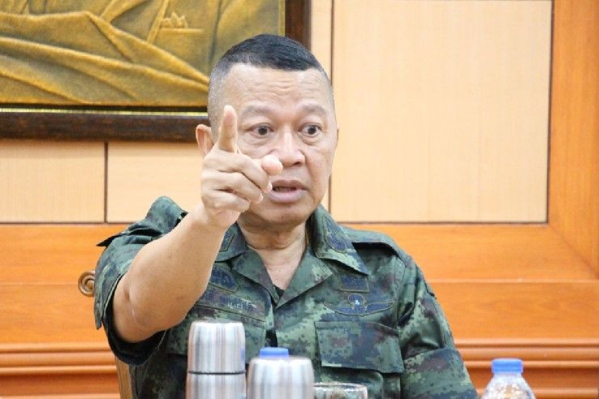 แม่ทัพภาค 4 ยันทหารวางตัวเป็นกลางเลือกตั้ง แม่ทัพภาค 4 ยันทหารวางตัวเป็นกลางเลือกตั้ง