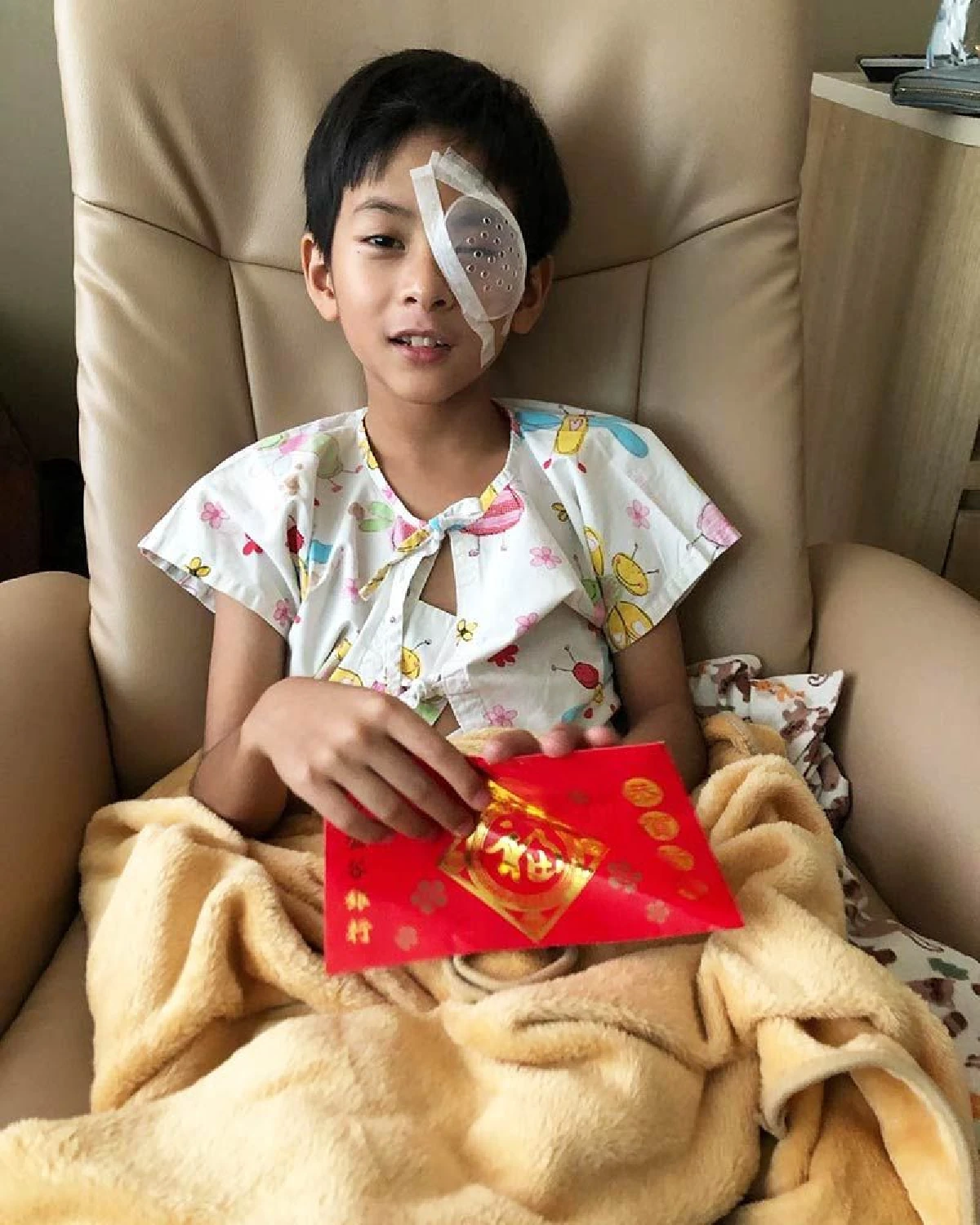 "ลีโอ พุฒ” แทบหมดแรง "น้องคีตะ” ถูกปืนอัดลมยิงเข้าตา เลือดคั่งต้องผ่าตัดด่วน