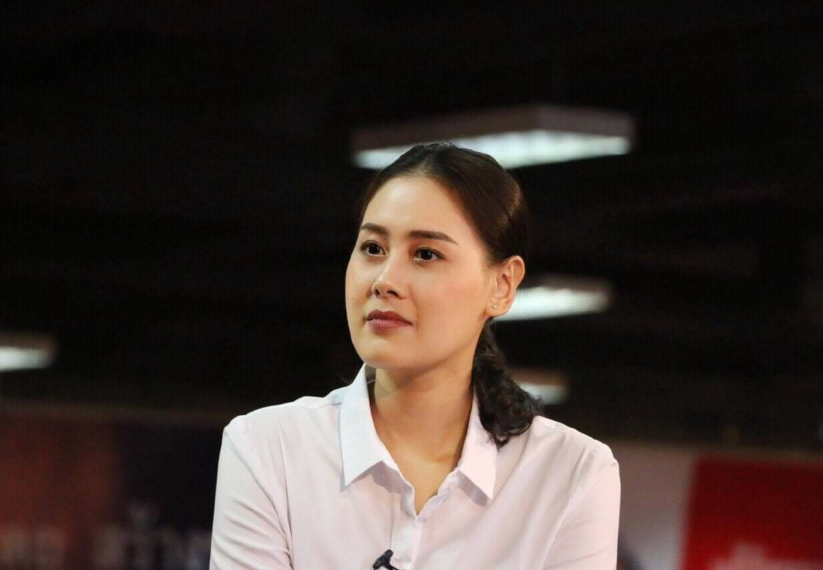 เพื่อชาติจวกงบกองทัพ5ปีเกินล้านล้านเอาไปพัฒนาชาติดีกว่า เพื่อชาติจวกงบกองทัพ5ปีเกินล้านล้านเอาไปพัฒนาชาติดีกว่า