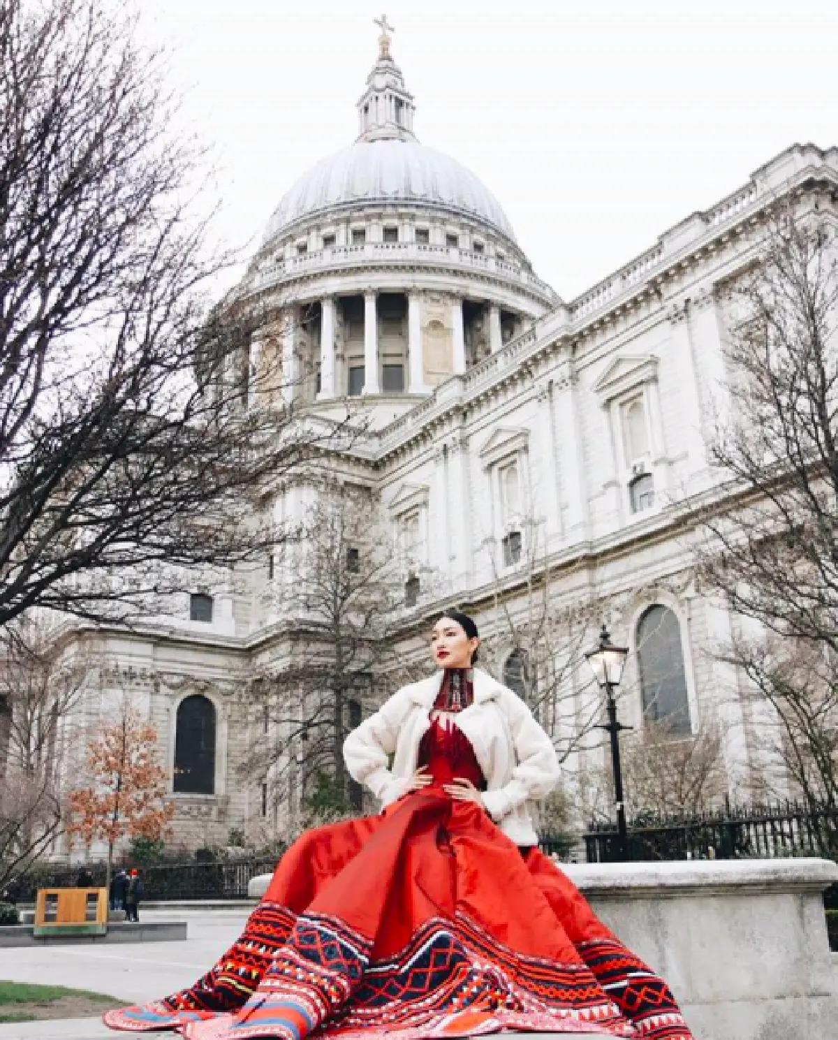 “แพนเค้ก” นำผ้าไหมไทยเฉิดฉายกลางเวทีระดับโลก London Fashion Week