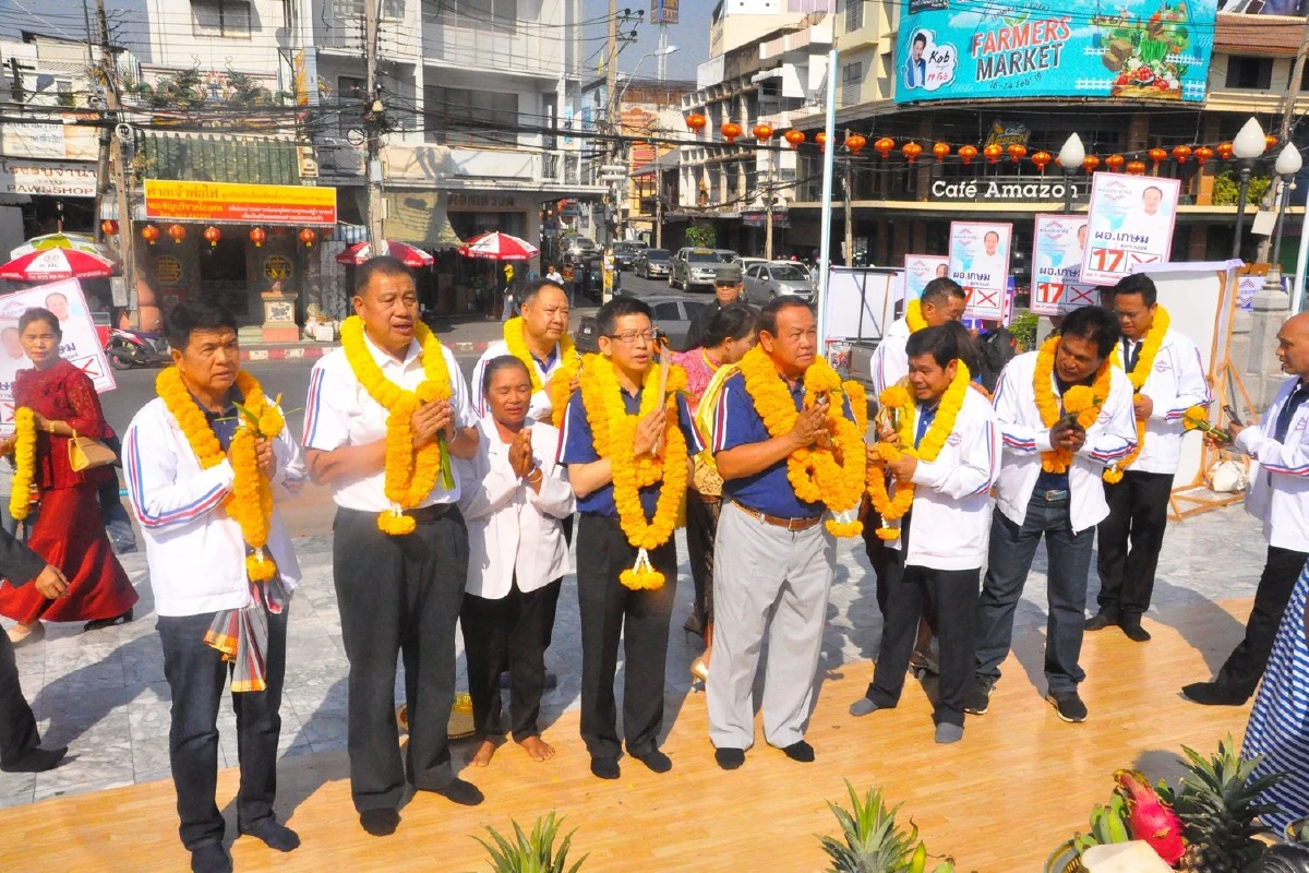 กอบศักดิ์หาเสียงโคราชชักดาบพร้อมรบมั่นใจกวาดเก้าอี้14เขต