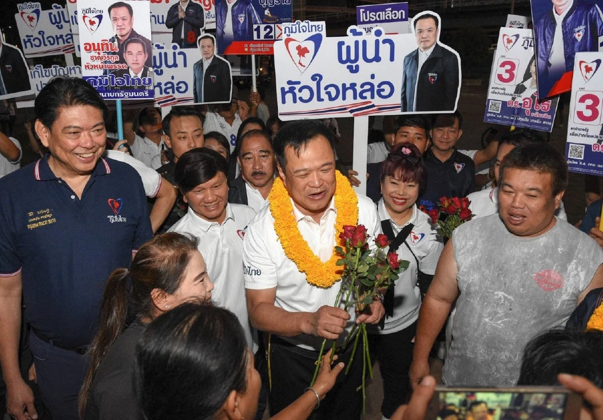 "อนุทิน"อ้อนคนสวนลุมฯช่วยภูมิใจไทยมั่นใจไม่มีเลื่อนเลือกตั้ง