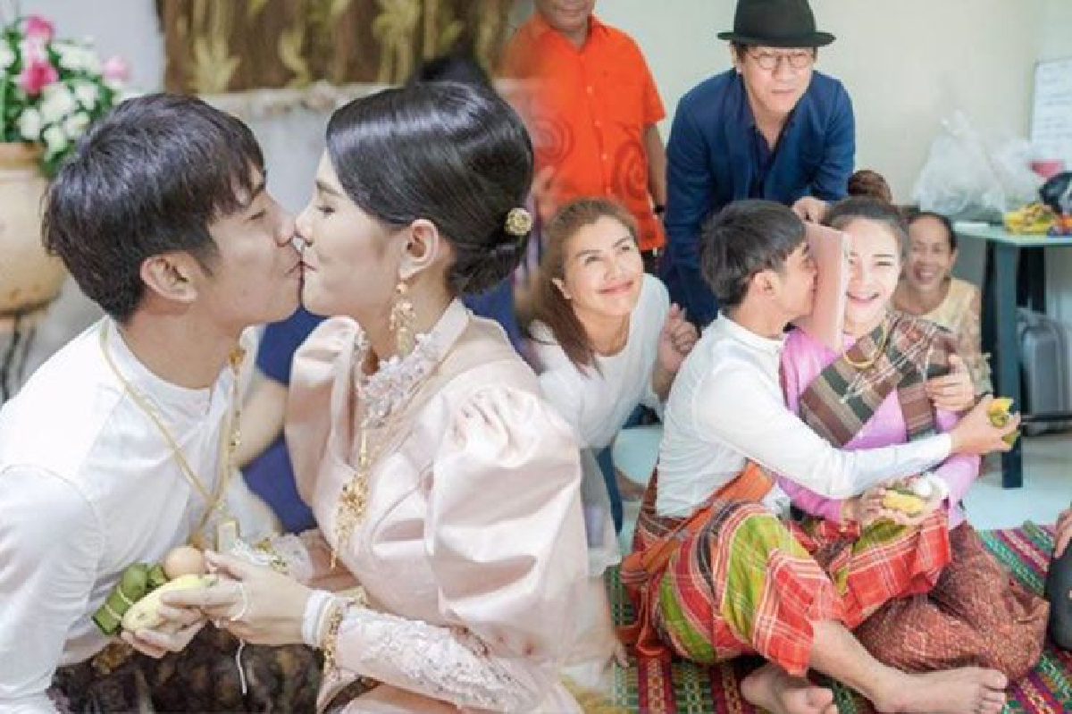 "ก้อง ห้วยไร่” แต่งแฟนสาว จัดงานในงบ 4 พันบาท "โน้ส อุดม” ร่วมเป็นประธาน "ก้อง ห้วยไร่” แต่งแฟนสาว จัดงานในงบ 4 พันบาท "โน้ส อุดม” ร่วมเป็นประธาน