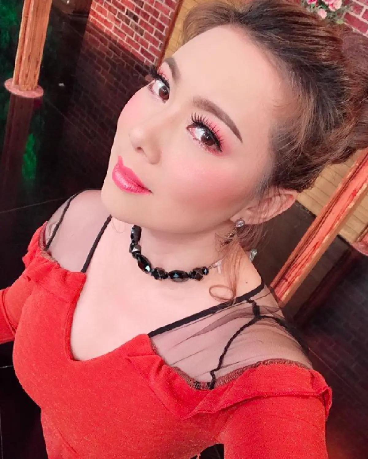 เจอโฟกัสผิดจุด! "บุ๋ม ปนัดดา” ใส่ชุดรัดรูปโชว์หุ่น กับความยากลำบากในการติดไวเลส