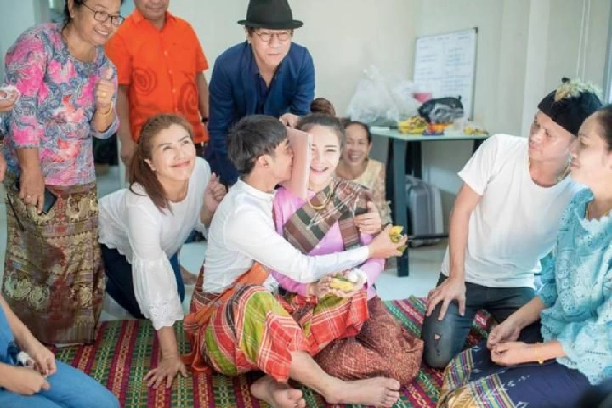 "ก้อง ห้วยไร่” แต่งแฟนสาว จัดงานในงบ 4 พันบาท "โน้ส อุดม” ร่วมเป็นประธาน