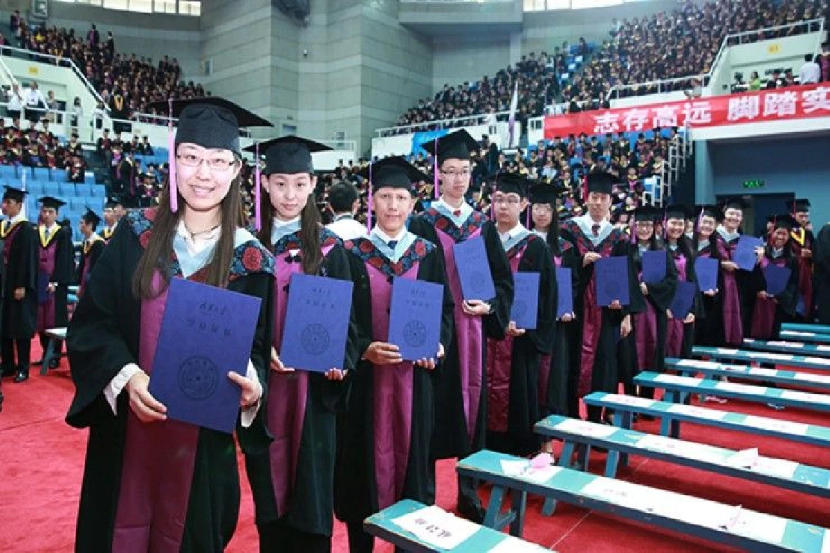 7 เรื่องต้องรู้เกี่ยวกับมหา’ลัยที่ดีที่สุดในเอเชีย