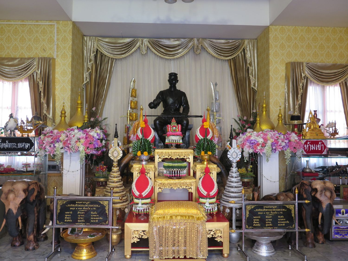 ตามรอยพระราชวังจันทน์ ที่พระราชสมภพ สมเด็จพระนเรศวรมหาราช ตามรอยพระราชวังจันทน์ ที่พระราชสมภพ สมเด็จพระนเรศวรมหาราช