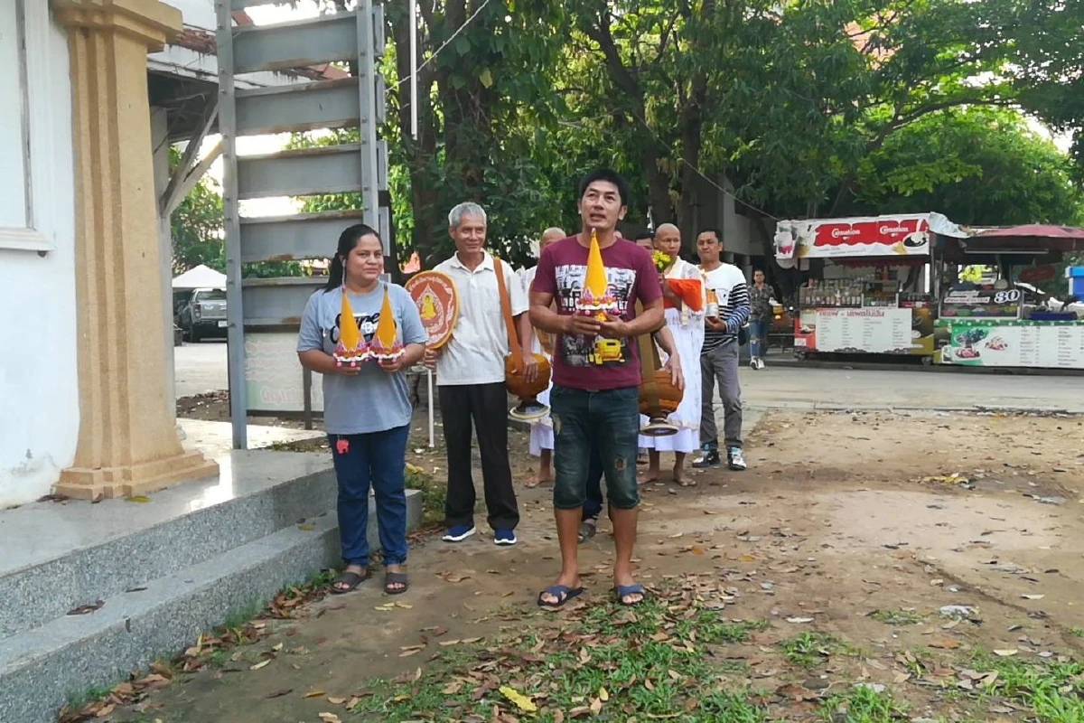 "เรียบง่ายได้ถึงธรรม"ชมภาพบวชพระไม่มีทั้งดนตรีและขบวนแห่