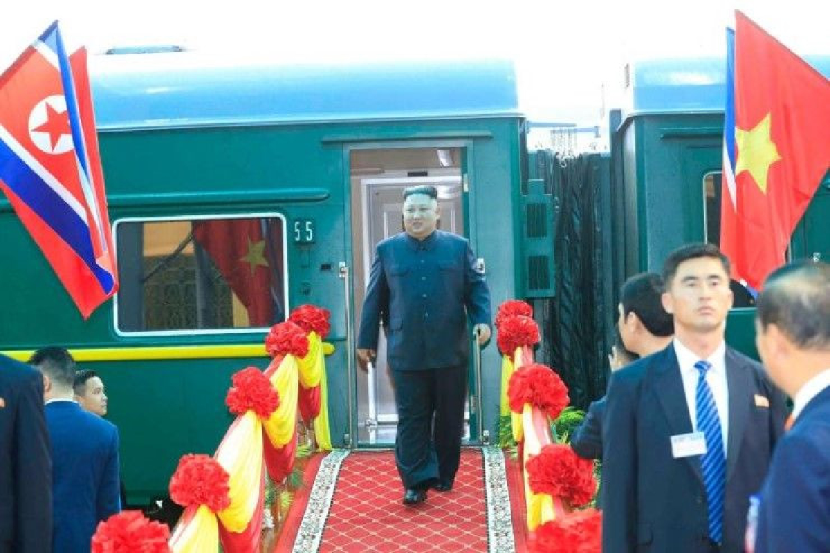 คิมจองอึนนั่งรถไฟถึงเวียดนามแล้ว คิมจองอึนนั่งรถไฟถึงเวียดนามแล้ว