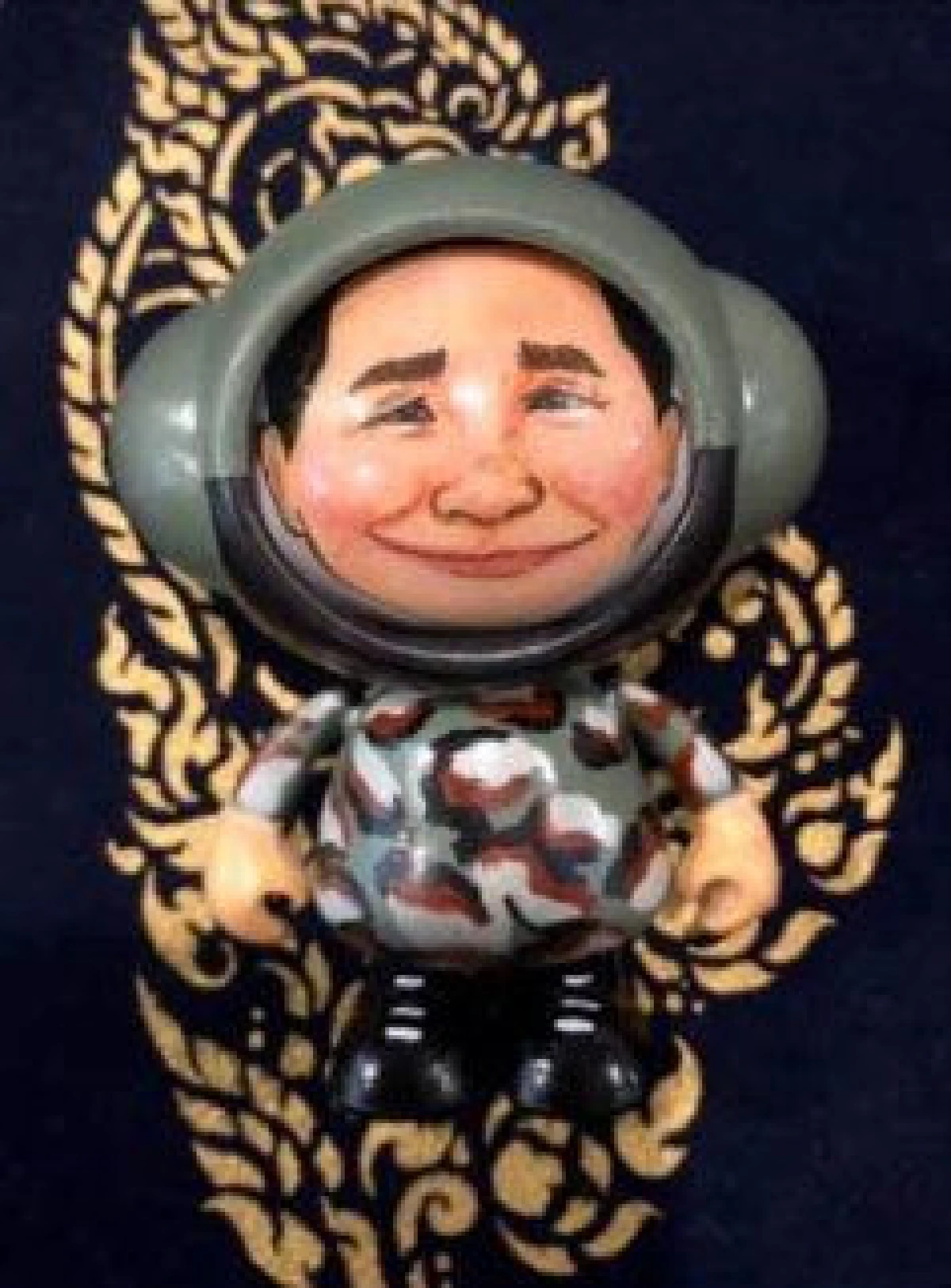 "บิ๊กตู่" เล่นมุขคุยกับตุ๊กตา-ส่งซิกจะดีเบตหรือไม่