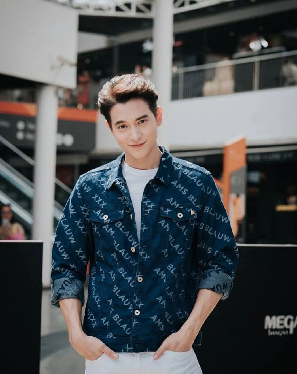 เต็มสองตา! เจมส์ จิรายุ แซ่บซ่อนรูป..ถอดเสื้ออวดหุ่นล่ำกล้ามแน่นมาก