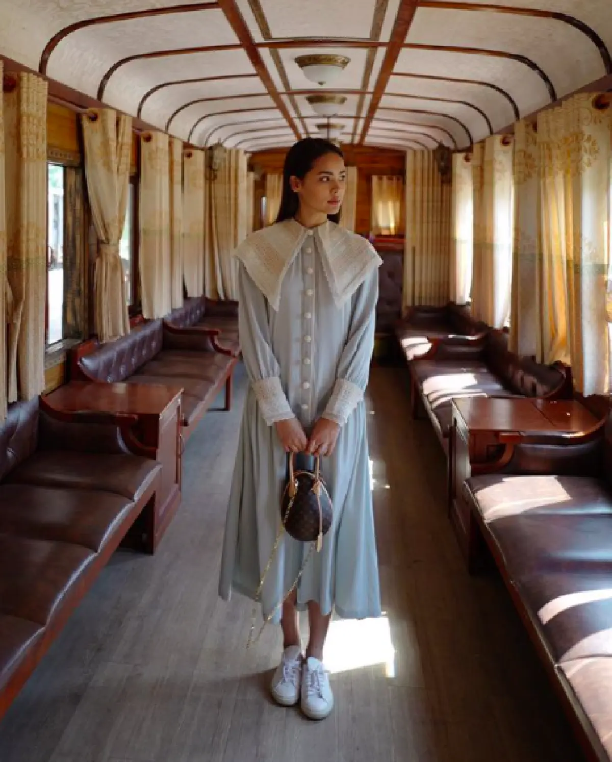 ชุดชาติไหนก็เอาอยู่! "ญาญ่า อุรัสยา” แต่งชุดอ๋าวหย่ายเที่ยวเวียดนาม เรียบๆ แต่ดูดี