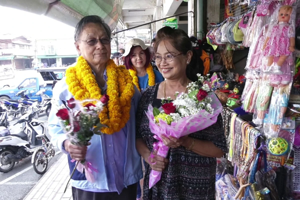"ชวน หลีกภัย"ขอโอกาสชาวตราดให้ปชป.เป็นแกนนำจัดตั้งรัฐบาล