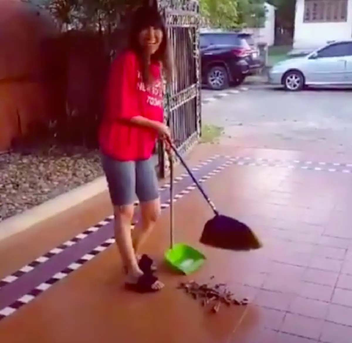 โมเม้นท์สุดน่ารัก! “เสธ.ต๊อด” แซวภรรยา “แก้ว อภิรดี” สาวใช้คนใหม่ของบ้าน