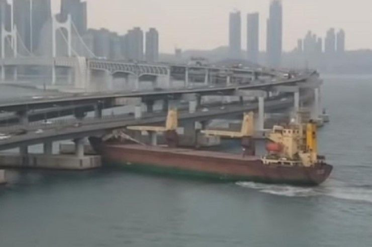 กัปตันเมาขับเรือเสยสะพานในเกาหลีใต้ กัปตันเมาขับเรือเสยสะพานในเกาหลีใต้