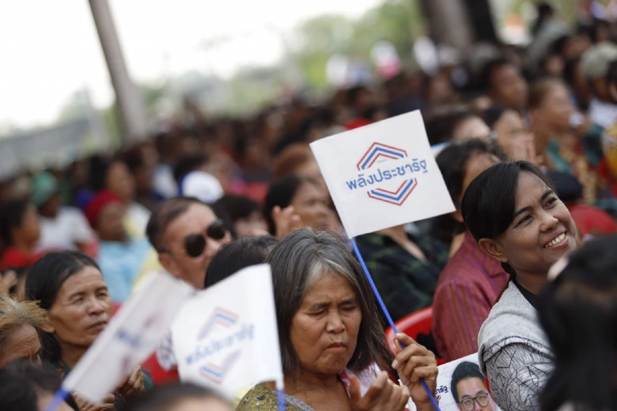 พปชร.หาเสียงสุรินทร์ขอ7ที่นั่งดันเมืองช้างสู่ความมั่งคั่ง