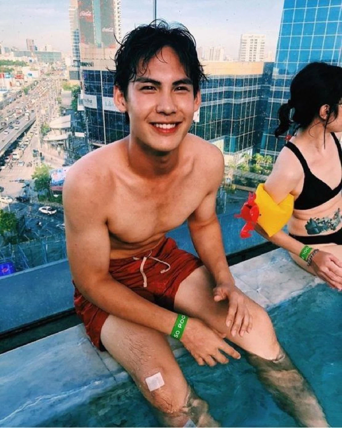 ส่องภาพคู่หวาน บอส ชนกันต์ พระเอกเอ็มวีและหนุ่มรู้ใจของ วันเดอร์เฟรม