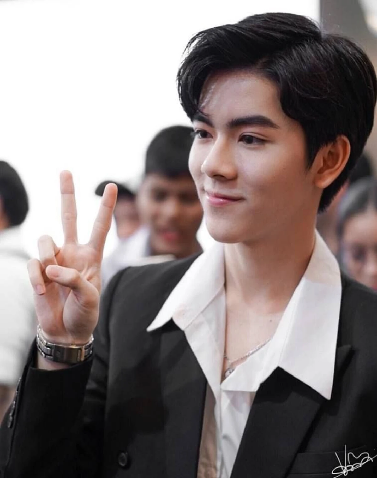 ลุคนี้เอาใจไปเลย! ยอร์ช ยงศิลป์ หล่อเนี๊ยบงานดี..โตมาอย่างมีคุณภาพ