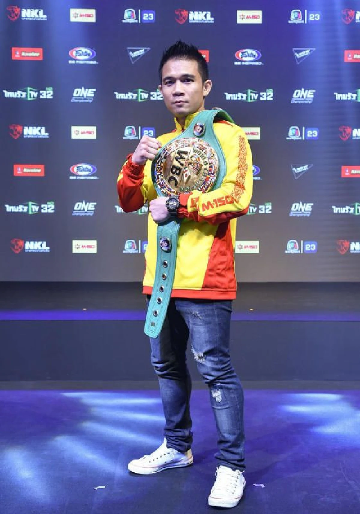 ศรีสะเกษ VS เอสตราดา ศึกล้างตาที่ทั้งโลกจับจ้อง