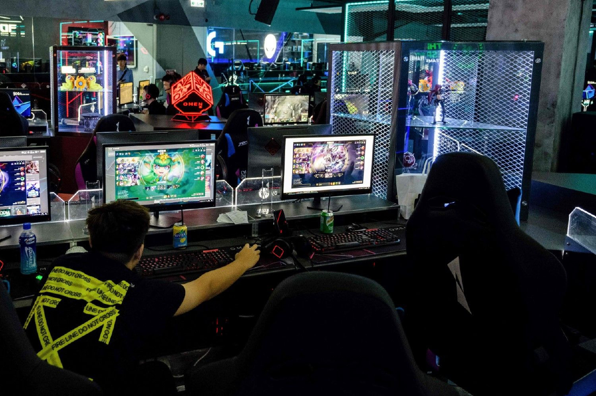 นักวิชาการชี้ 9 ประเด็น เปรียบกม.ไซเบอร์เป็น "กฎอัยการศึกของโลกออนไลน์"