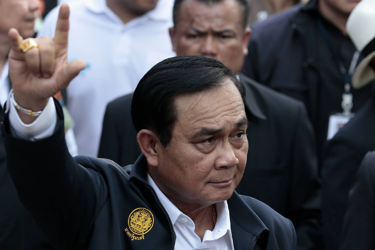 พลังประชารัฐชู "บิ๊กตู่" ดันเรตติ้งพุ่ง พลังประชารัฐชู "บิ๊กตู่" ดันเรตติ้งพุ่ง