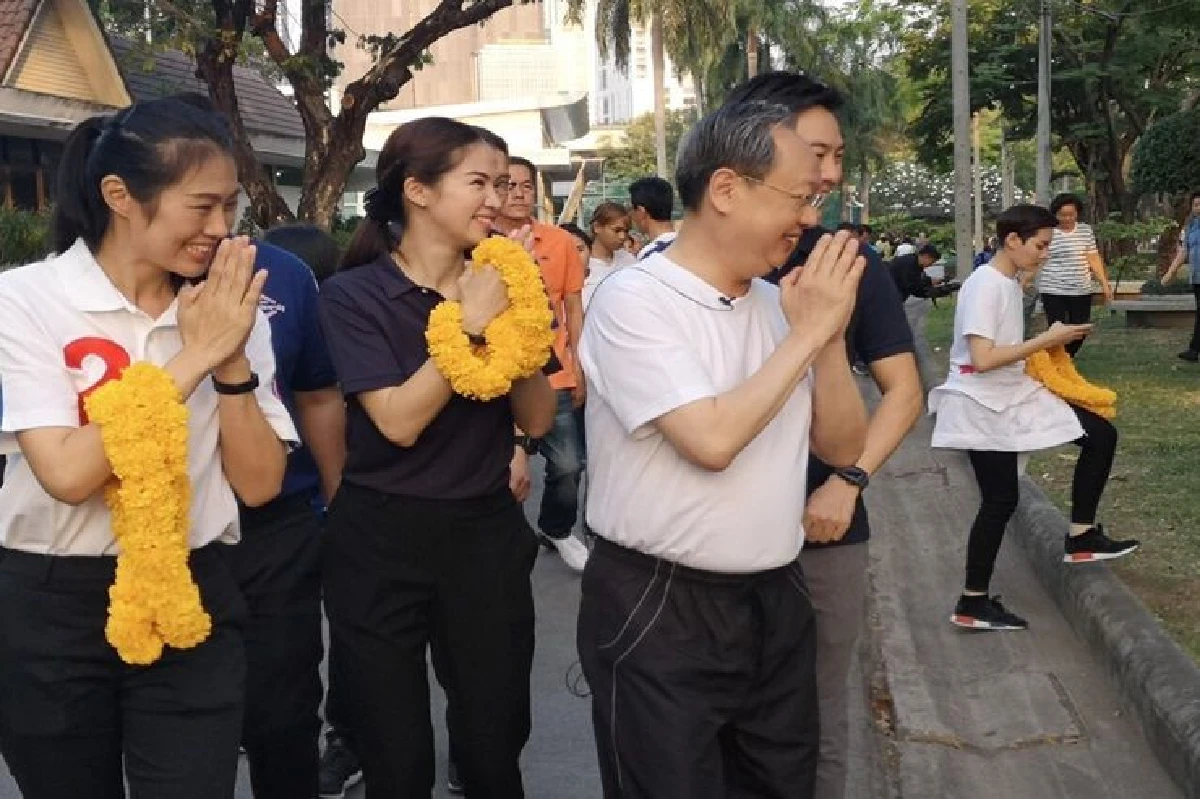 พปชร.หาเสียงสวนลุมเสียงเชียร์"ลุงตู่"ลั่น