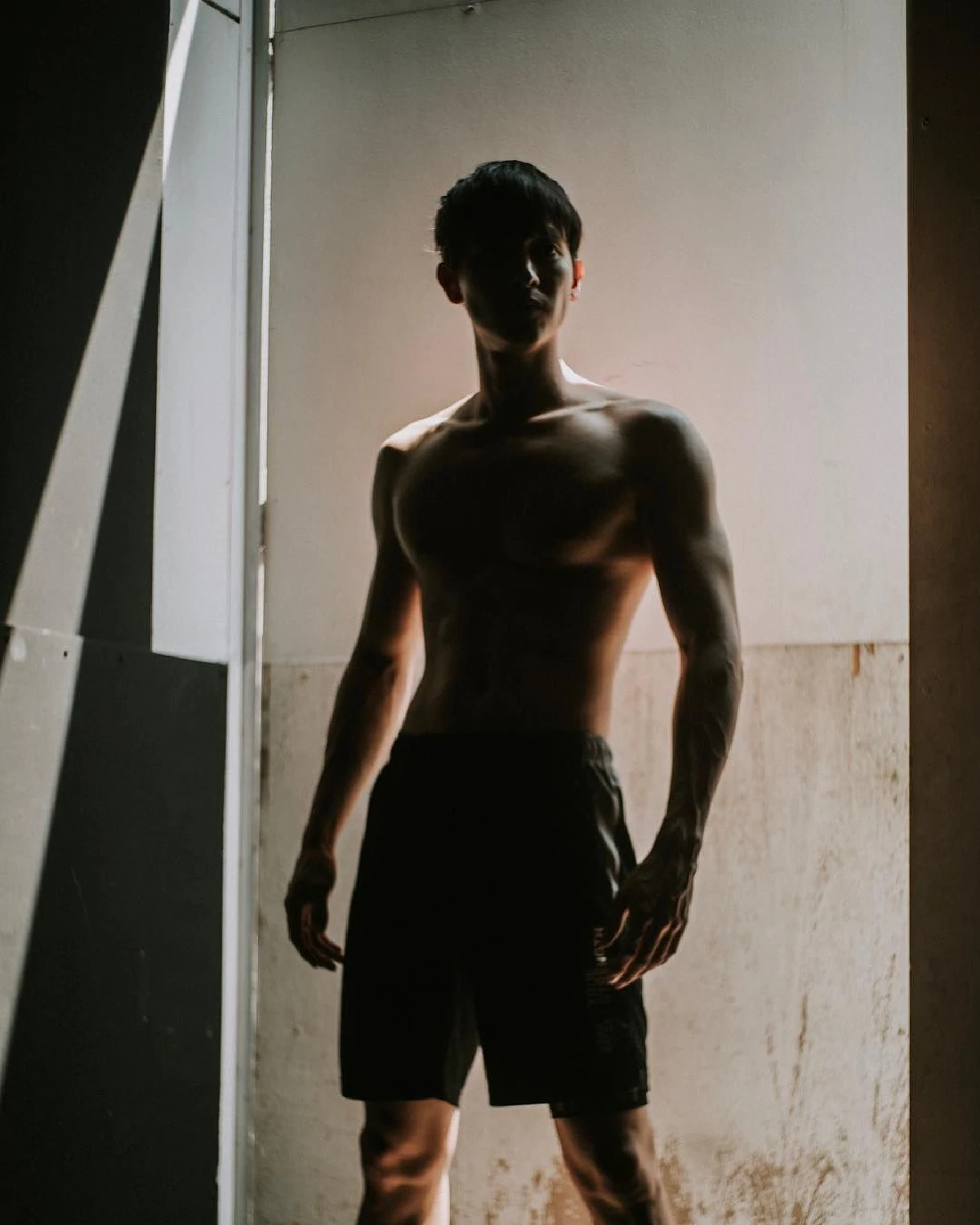 เจมส์ จิรายุ แซ่บเต็มสิบ! อวดกล้ามเป็นมัดๆ แข็งแรงกำยำไม่อ่อนโยนอีกต่อไป