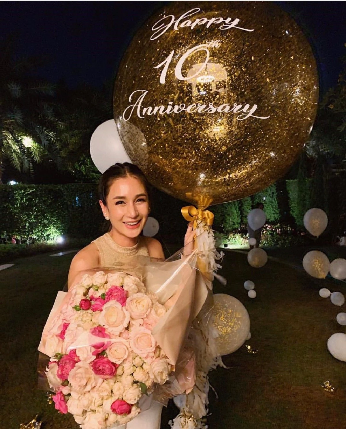 เรียบง่ายแต่หวาน! เนย โชติกา ฉลองรัก 10 ปีที่บ้านสุดหรู สามีเซอร์ไพรส์จัดหนัก (คลิป)