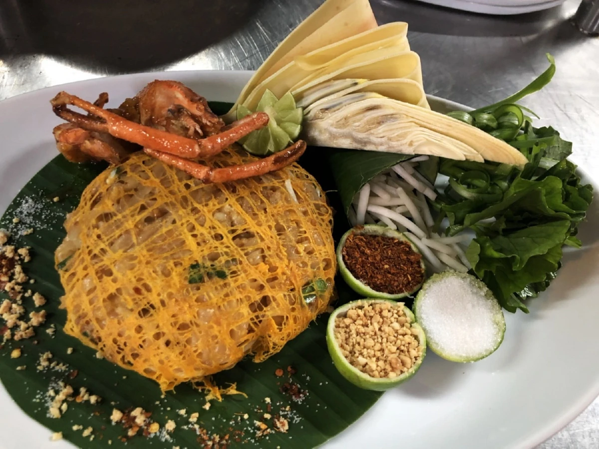 ห้องอาหารมหานาค คงความอร่อยมา 24 ปี