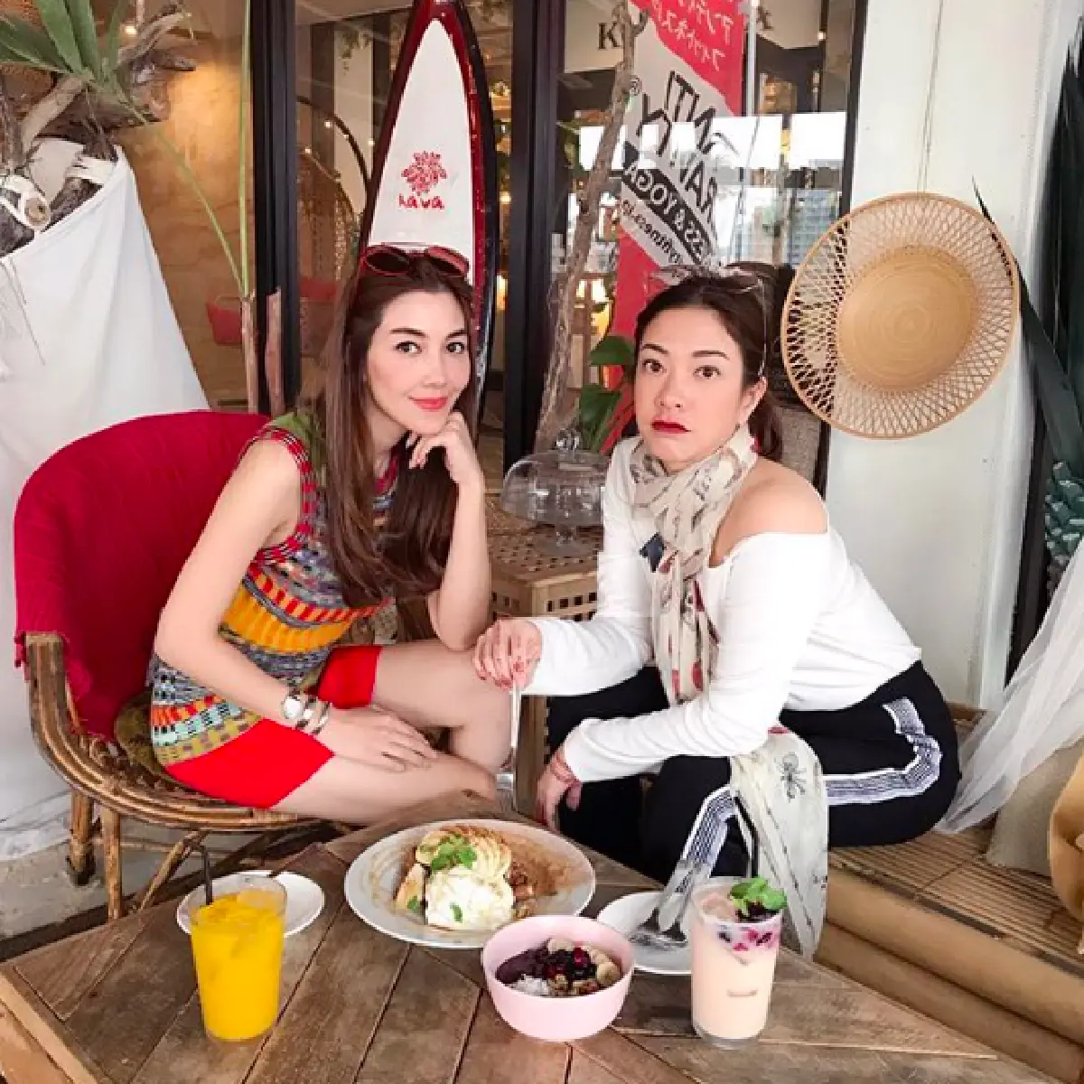 "วุ้นเส้น-แป้ง” สวยแพ็คคู่ จับมือเที่ยวโอกินาวาสองคนแบบโสดๆ
