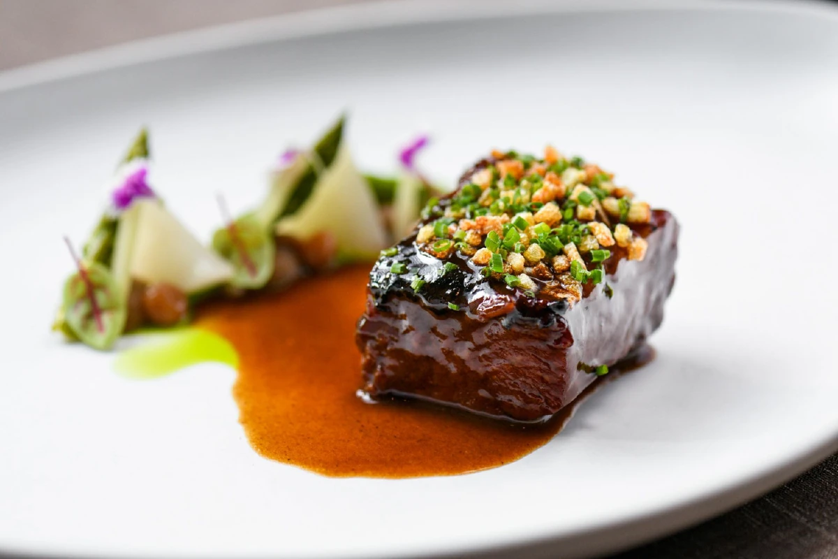 ทาคูมิ เทสติ้งเมนูชุดใหม่ ณ ห้องอาหารเอเลเมนท์