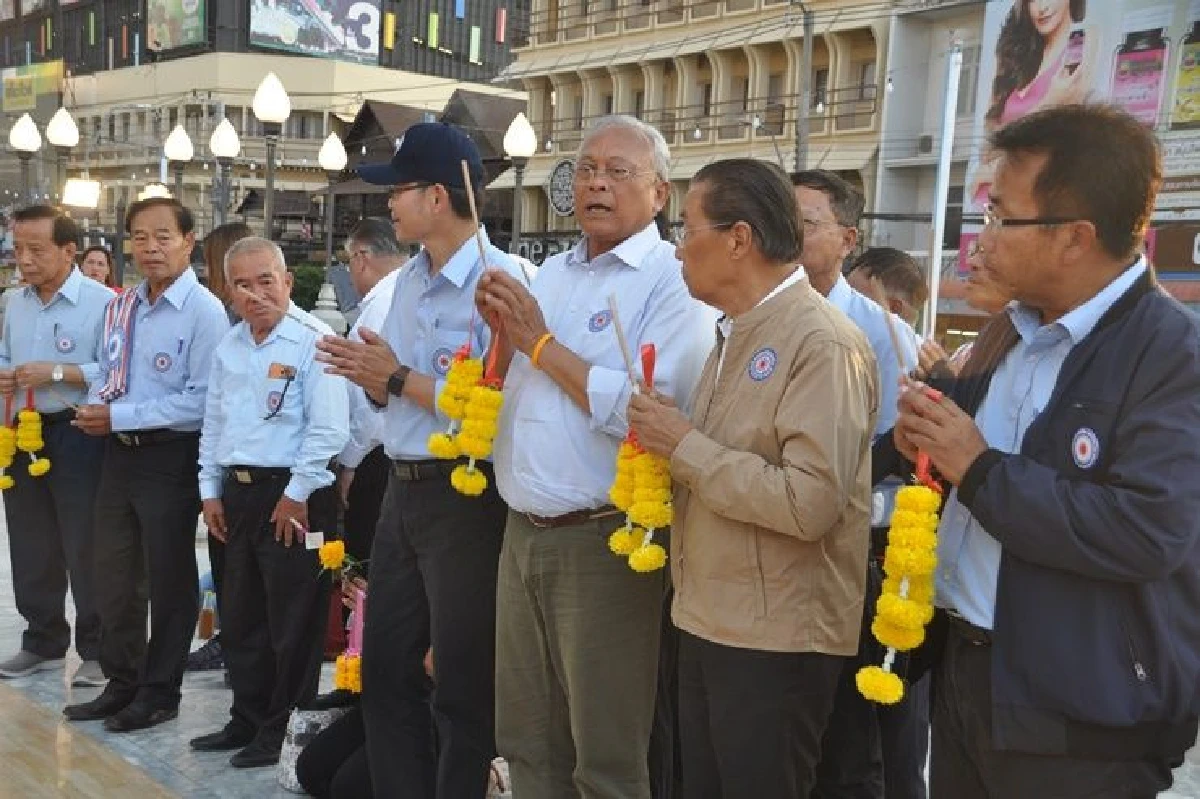 สุเทพ ลั่นหนุน "บิ๊กตู่"สกัดระบอบทักษิณ รปช.ขอจอง"เกษตร-ศธ."