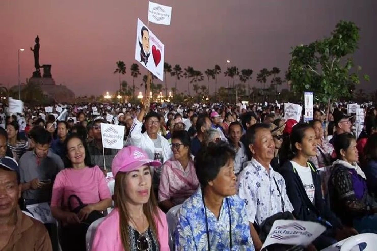 พปชร.ปราศรัยใหญ่ขอนแก่น อ้อนเลือก"ลุงตู่"เป็นนายกฯ