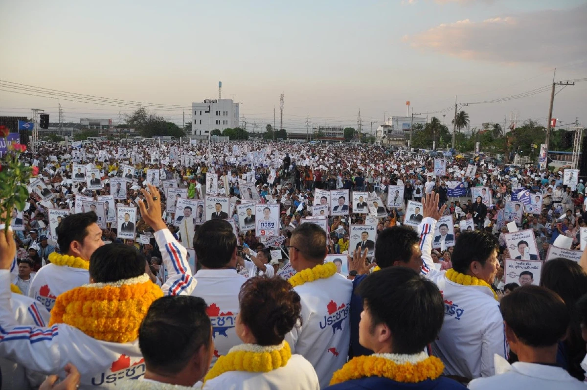 "พลังประชารัฐ"เผยบิ๊กตู่แต่งกลอนฝากประชาชน "อย่ายอมให้คนพาล มาผลาญชาติ"