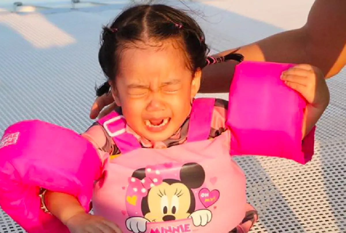 น่าเอ็นดูหนักมาก "น้องเป่าเปา” ร่าเริงอยู่ดีๆ เข้าโหมดดราม่าร้องไห้กลางเรือ