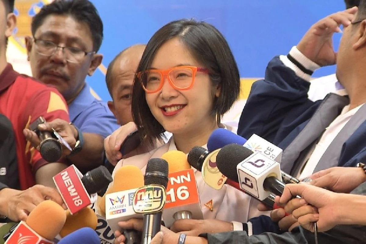 "อนาคตใหม่" ร้อง กกต. สั่งลบข้อความบิดเบือนบนป้ายโฆษณาใส่ร้ายพรรค